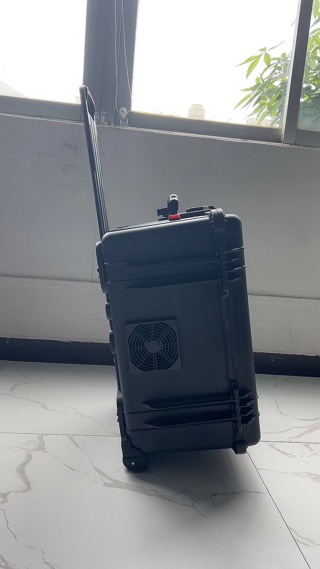 自流井手拉箱型移动通信干扰器